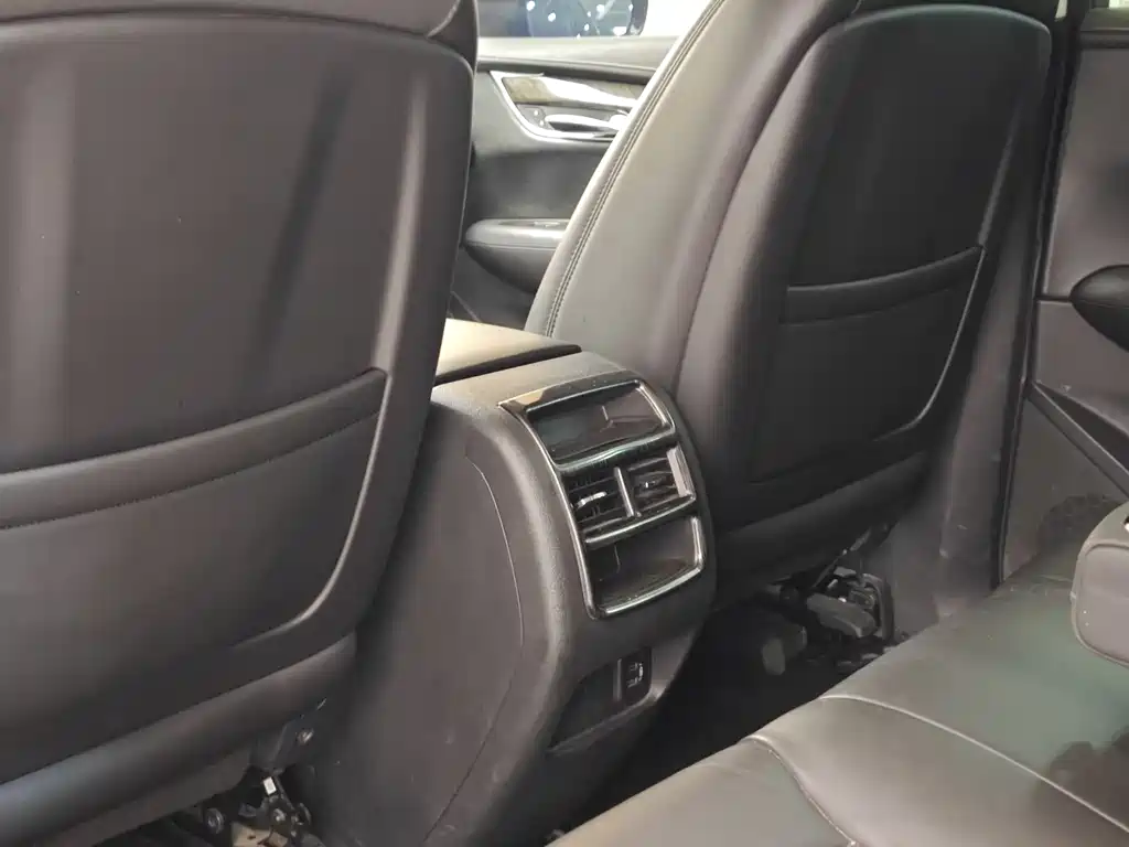 Cadillac Cadillac XT5 2018 25T Luxury Edition 2018 - thumbnail 25