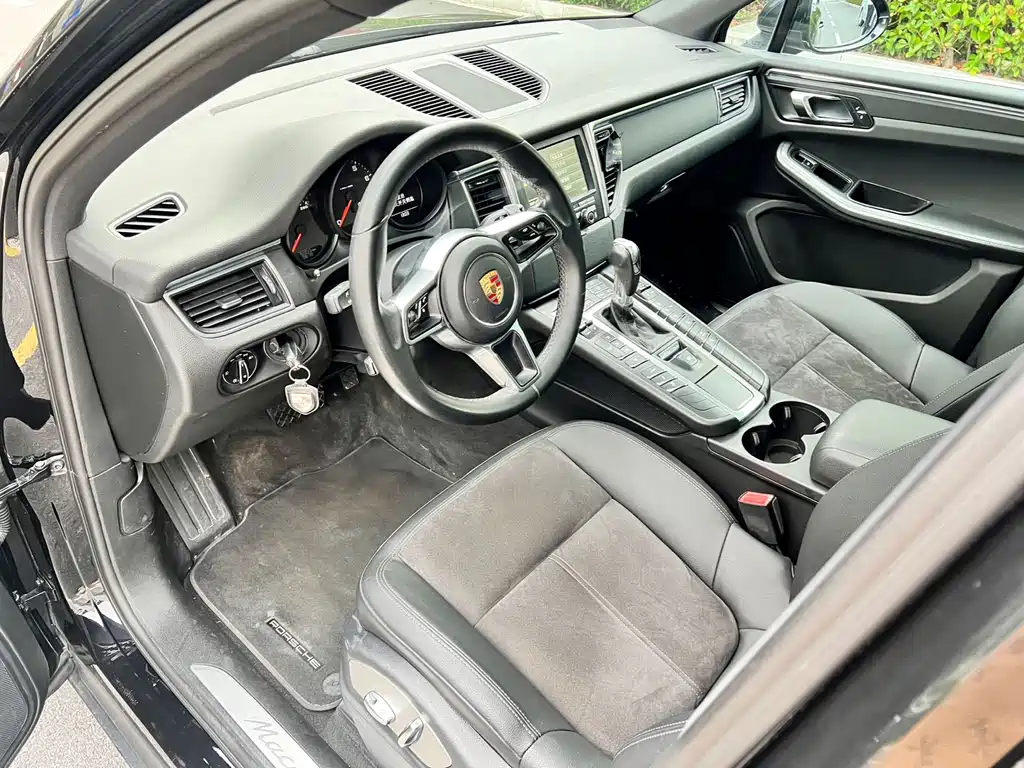 Porsche 2016 Porsche Macan 2.0T 2017 - thumbnail 4