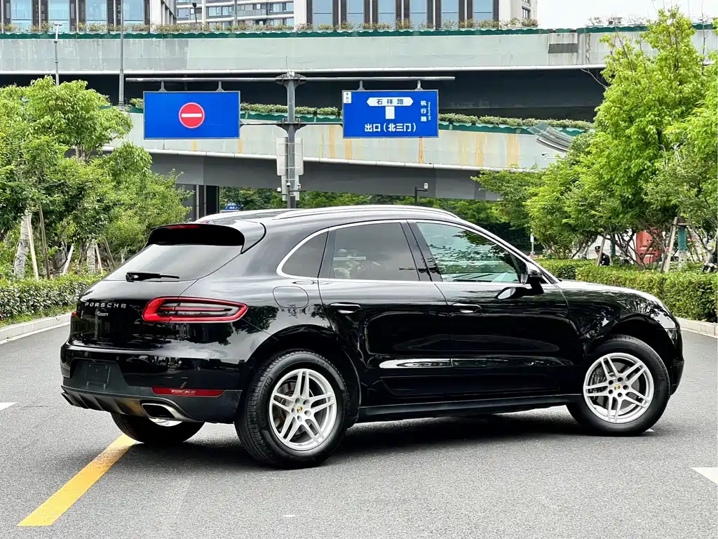 Porsche 2016 Porsche Macan 2.0T 2017 - thumbnail 8