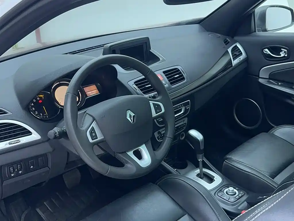 Renault Renault Megane 2011 CC 2.0 Fashion Navigation Edition 2013 - thumbnail 9