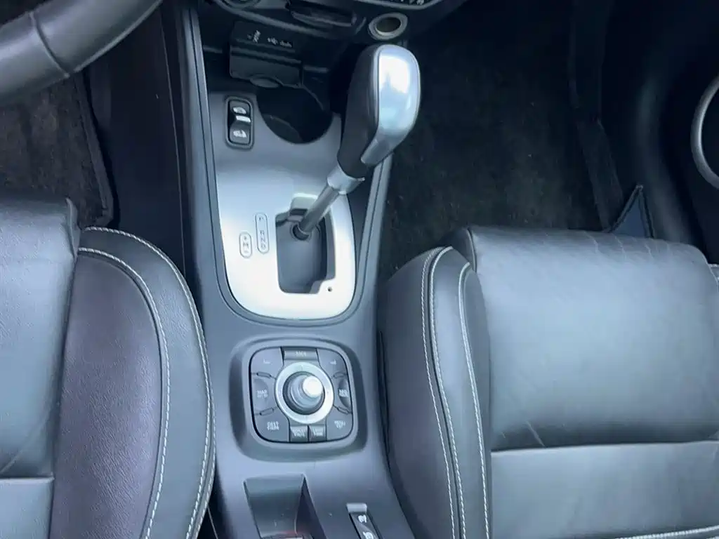 Renault Renault Megane 2011 CC 2.0 Fashion Navigation Edition 2013 - thumbnail 10