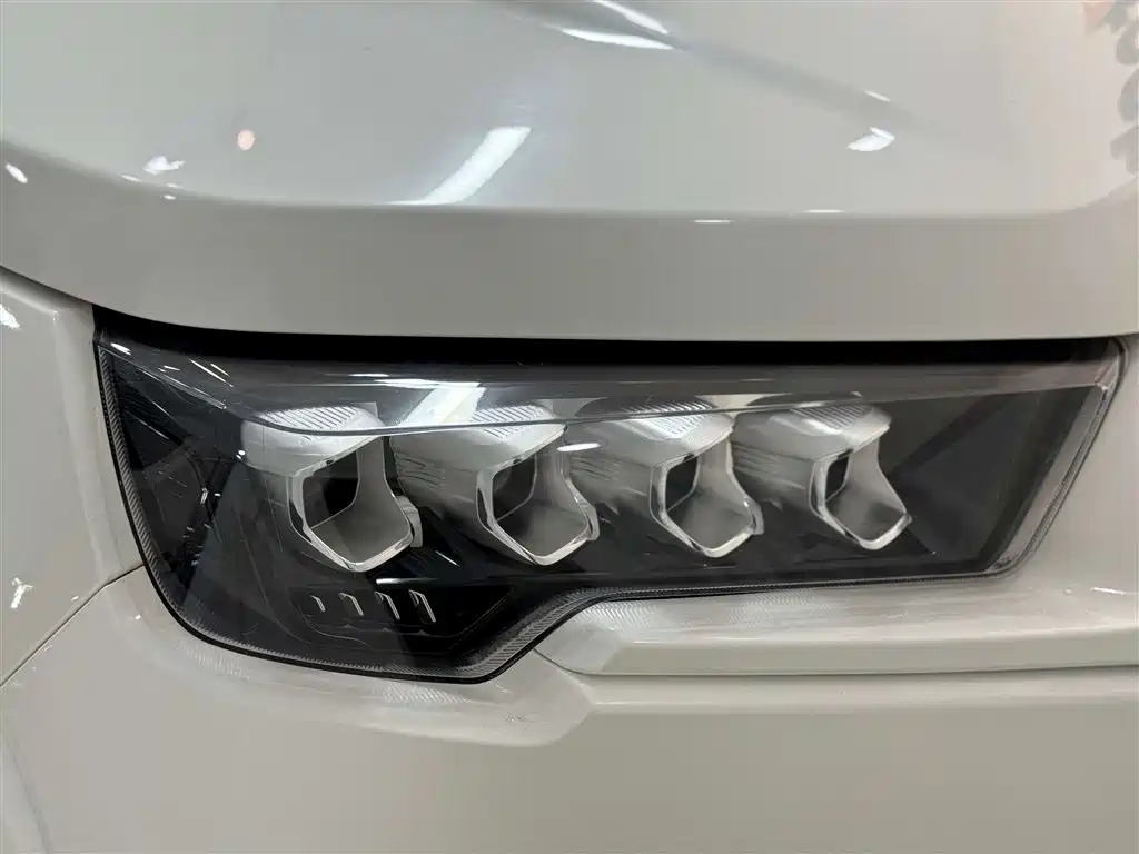 Jiangling JMC Yuhu 9 2022 2.0T Automatic Gasoline 4WD Comfort Edition 2022 - thumbnail 8