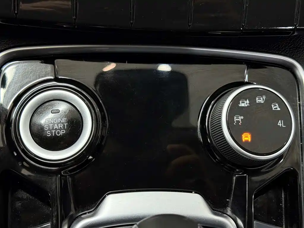 Jiangling JMC Yuhu 9 2022 2.0T Automatic Gasoline 4WD Comfort Edition 2022 - thumbnail 23