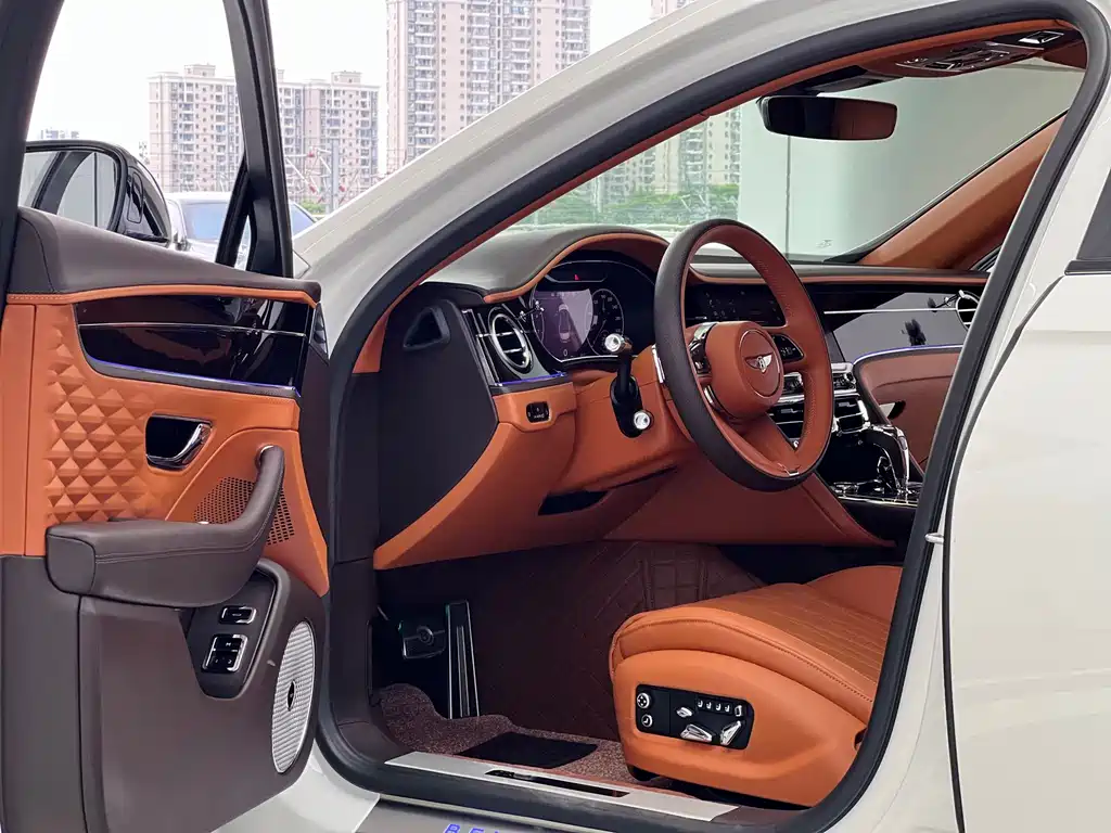 Bentley Bentley Flying Spur 2022 4.0T V8 Standard Edition 2022 - thumbnail 4