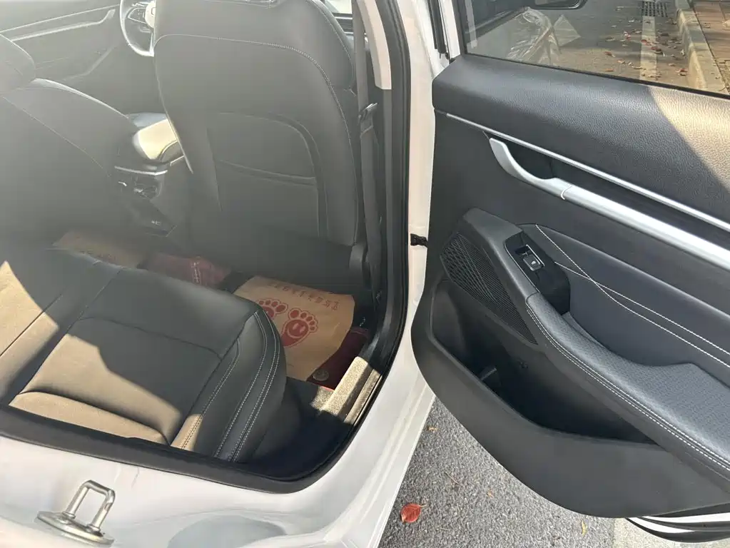 Geely Auto Emgrand 2025 4th Generation 1.5L CVT Xingyao Edition 2024 - thumbnail 9