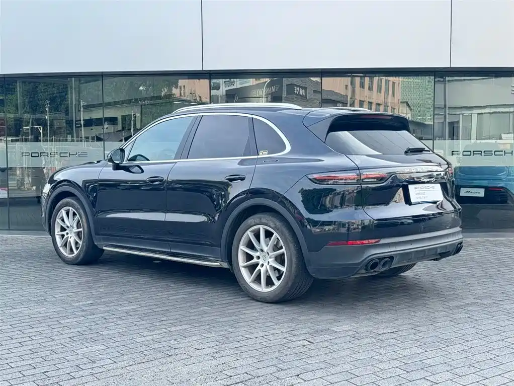 Porsche Porsche Cayenne 2022 Platinum Edition 2022 - thumbnail 7