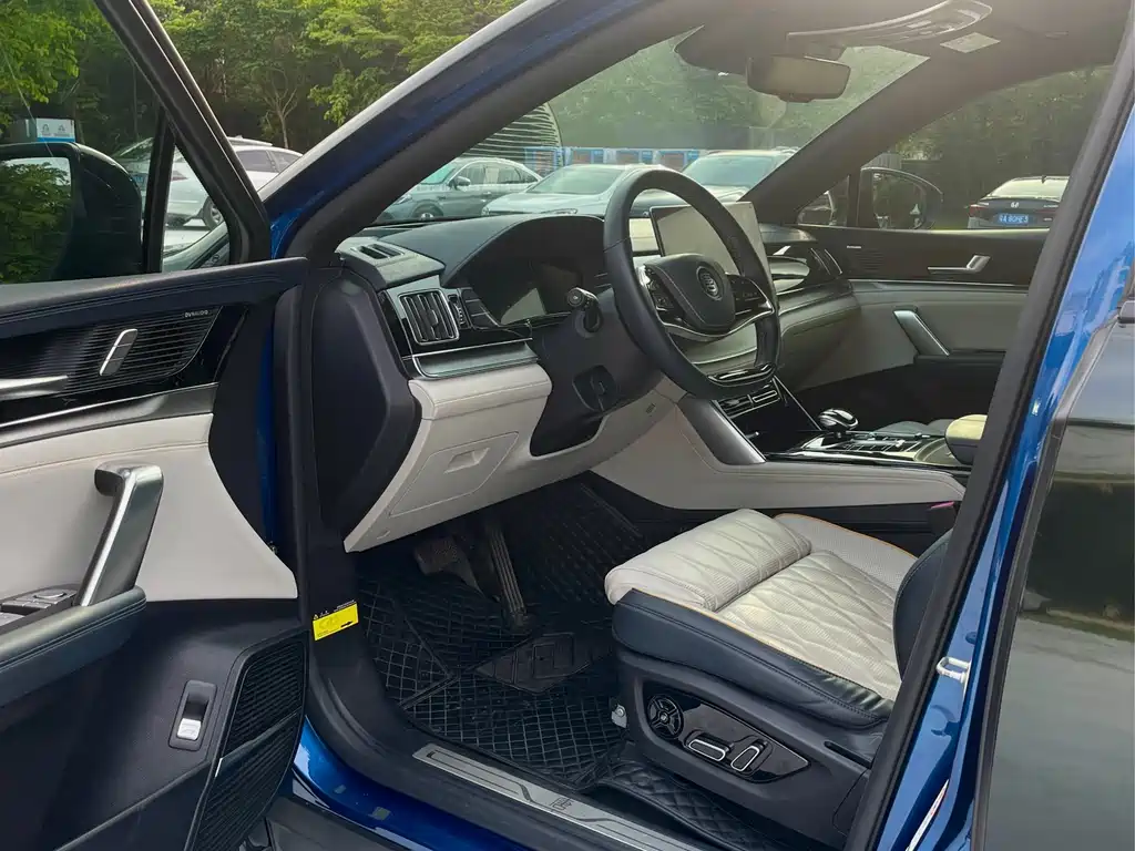BYD Tang New Energy 2022 EV 635KM AWD Flagship Edition 2022 - thumbnail 4