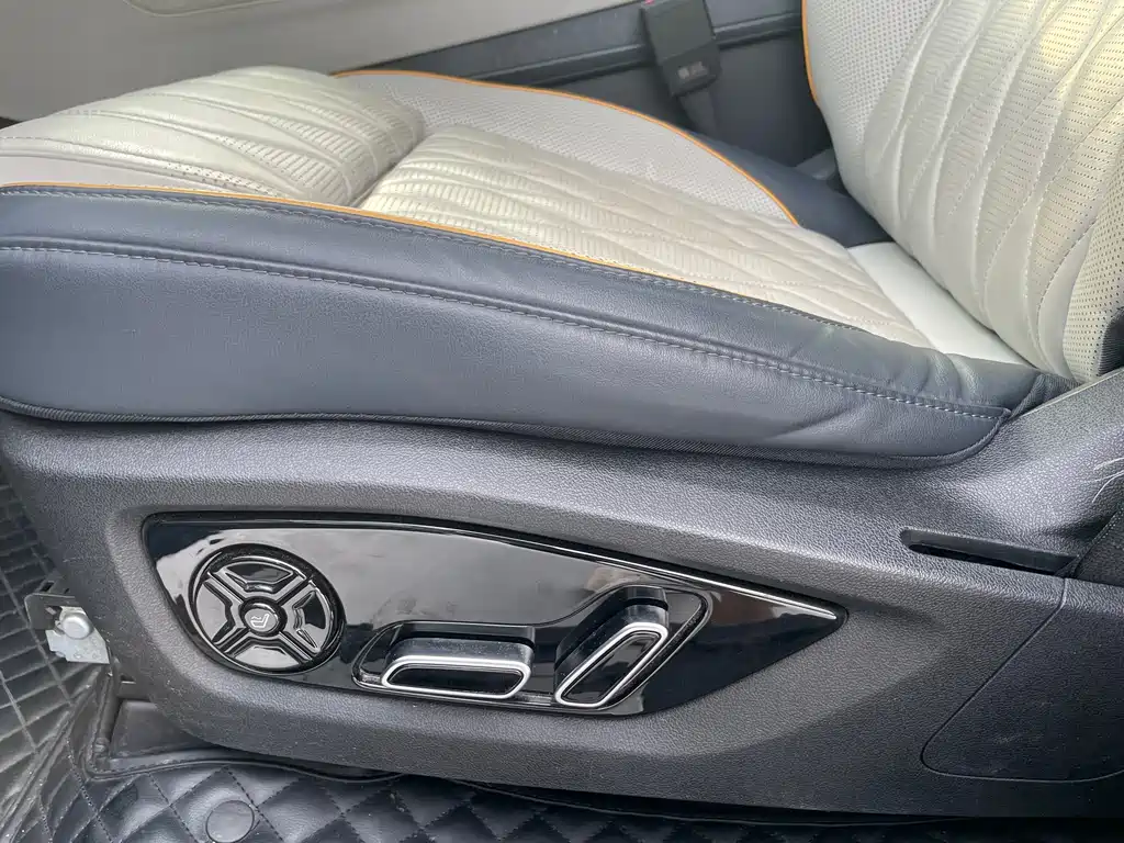 BYD Tang New Energy 2022 EV 635KM AWD Flagship Edition 2022 - thumbnail 8