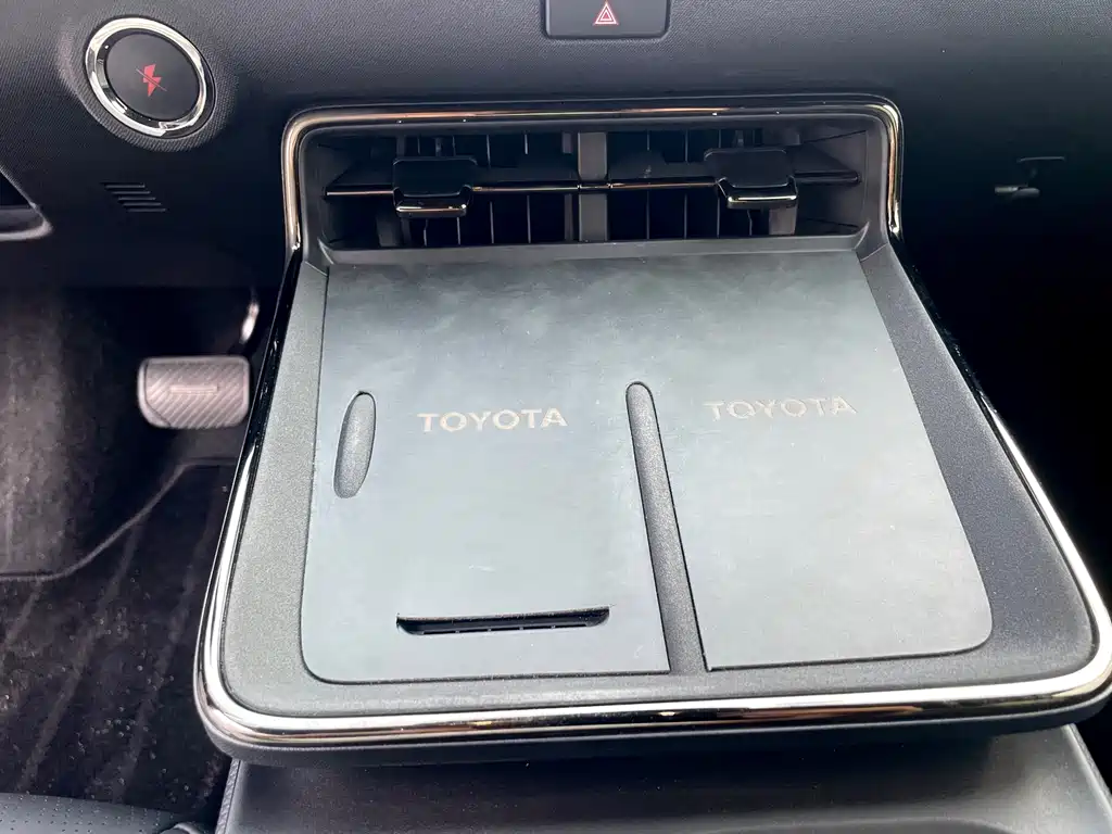 BYD Tang New Energy 2022 EV 635KM AWD Flagship Edition 2022 - thumbnail 10
