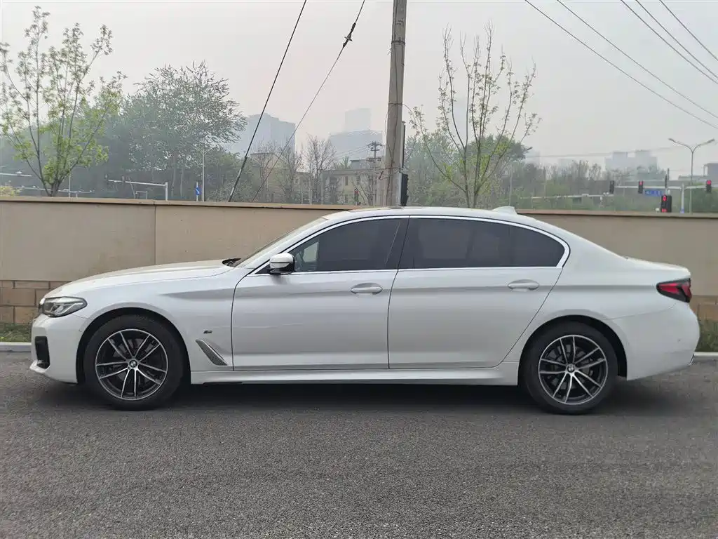 BMW BMW 5 Series 2022 525Li M Sport Package 2023 - thumbnail 3