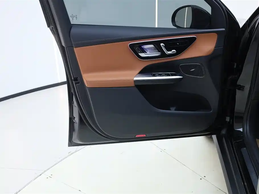 Mercedes-Benz Mercedes-Benz GLC 260 L 4MATIC Dynamic Edition 2025 Facelift 2026 - thumbnail 15