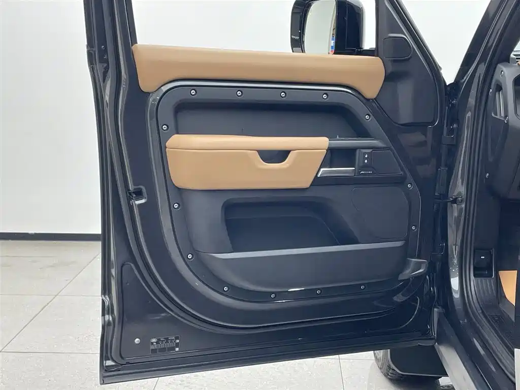 Land Rover Land Rover Defender 2025 110 3.0T P400 Dark Special Edition 2025 - thumbnail 9