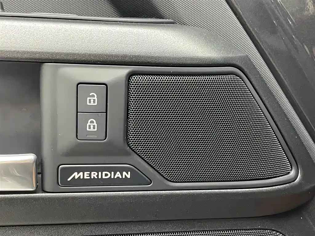 Land Rover Land Rover Defender 2025 110 3.0T P400 Dark Special Edition 2025 - thumbnail 11