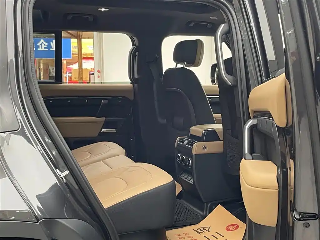 Land Rover Land Rover Defender 2025 110 3.0T P400 Dark Special Edition 2025 - thumbnail 12