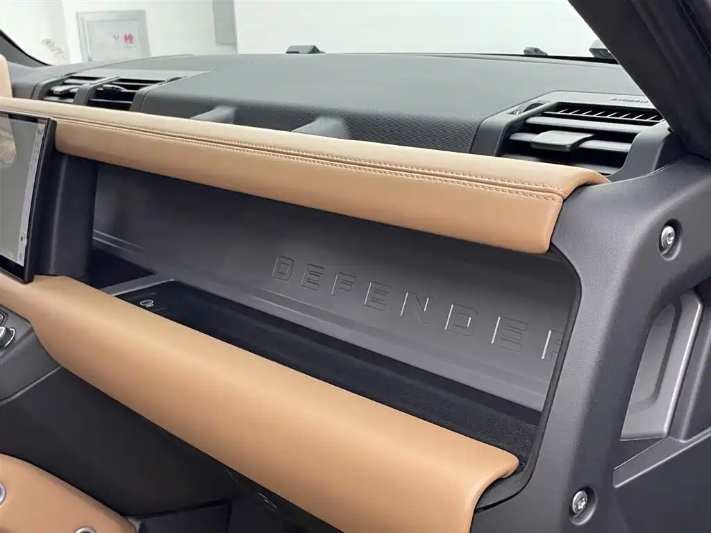 Land Rover Land Rover Defender 2025 110 3.0T P400 Dark Special Edition 2025 - thumbnail 26