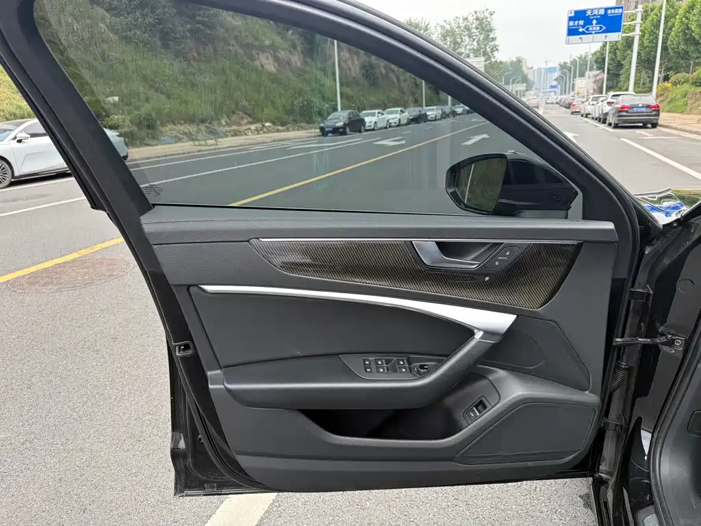Audi Audi A6L 2022 45 TFSI Select Dynamic Trim 2022 - thumbnail 24