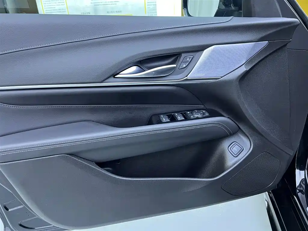 Cadillac Cadillac CT4 2023 25T Luxury 2024 - thumbnail 16