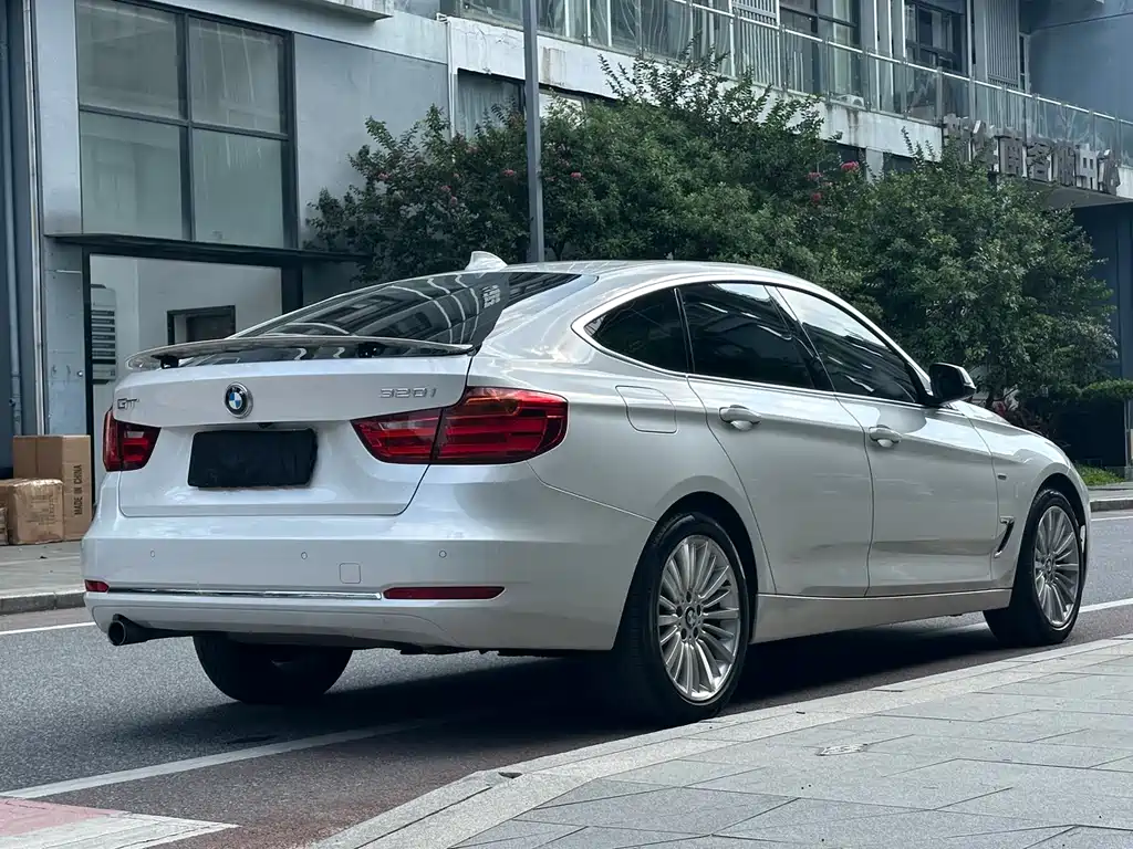 BMW BMW 3 Series GT 2014 320i Design Edition 2015 - thumbnail 8