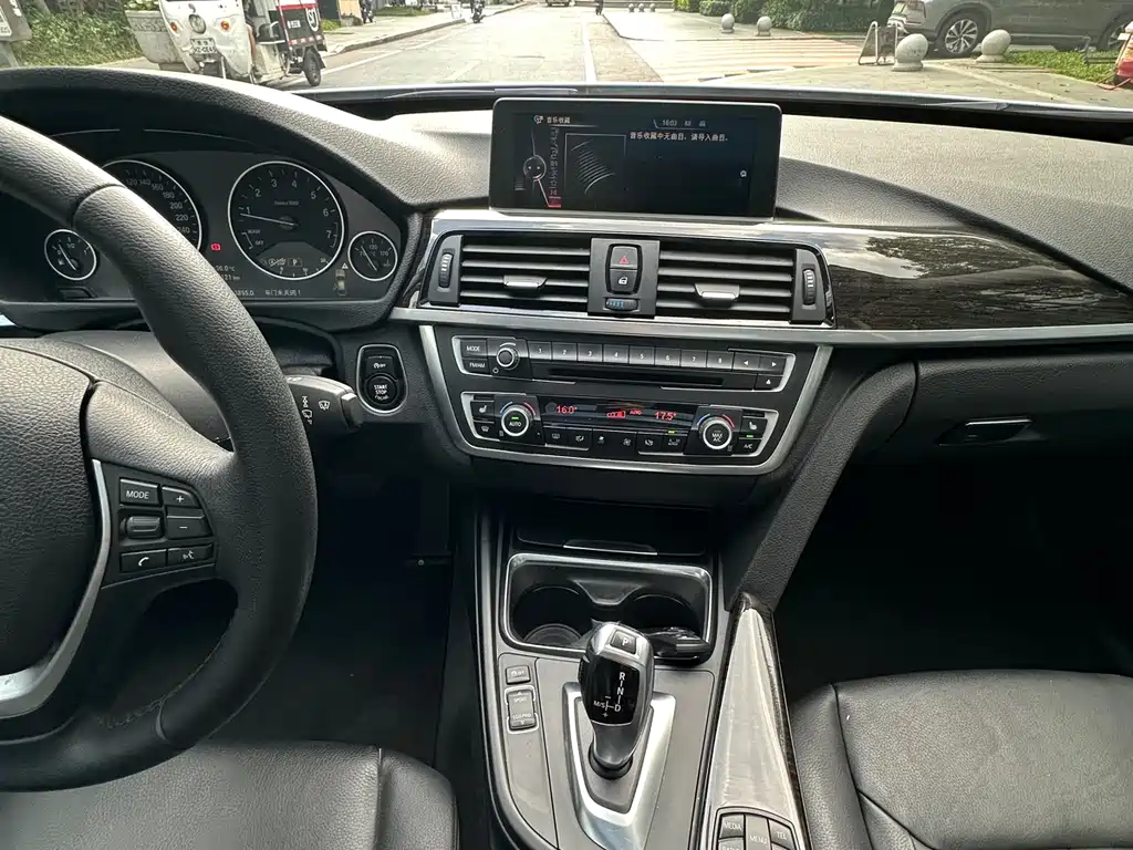 BMW BMW 3 Series GT 2014 320i Design Edition 2015 - thumbnail 22