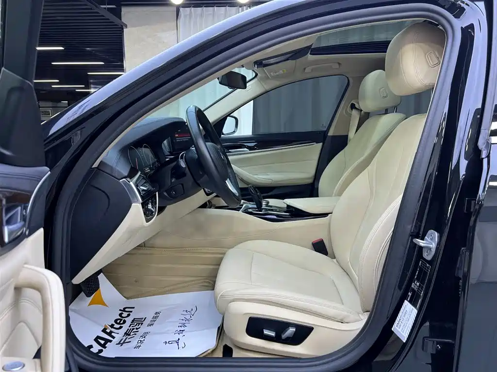 BMW BMW 5 Series 2019 525Li Luxury Package 2019 - thumbnail 7