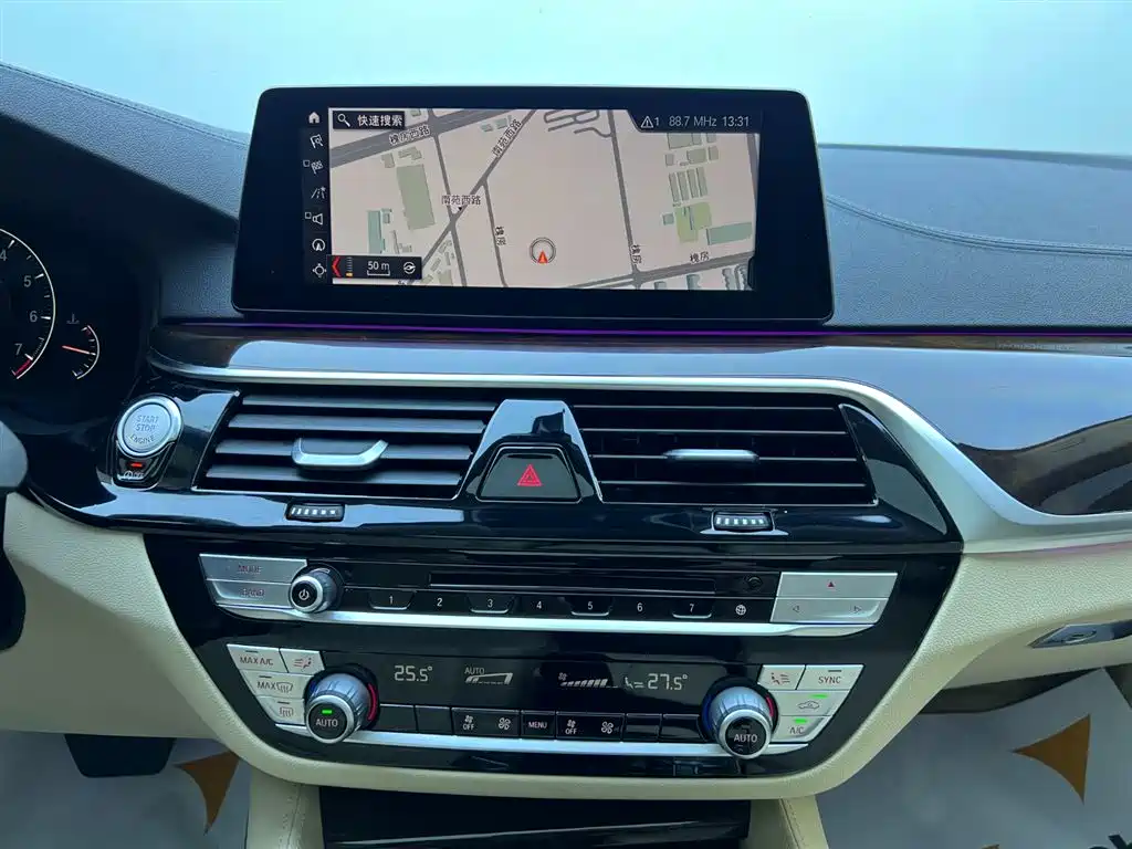 BMW BMW 5 Series 2019 525Li Luxury Package 2019 - thumbnail 14