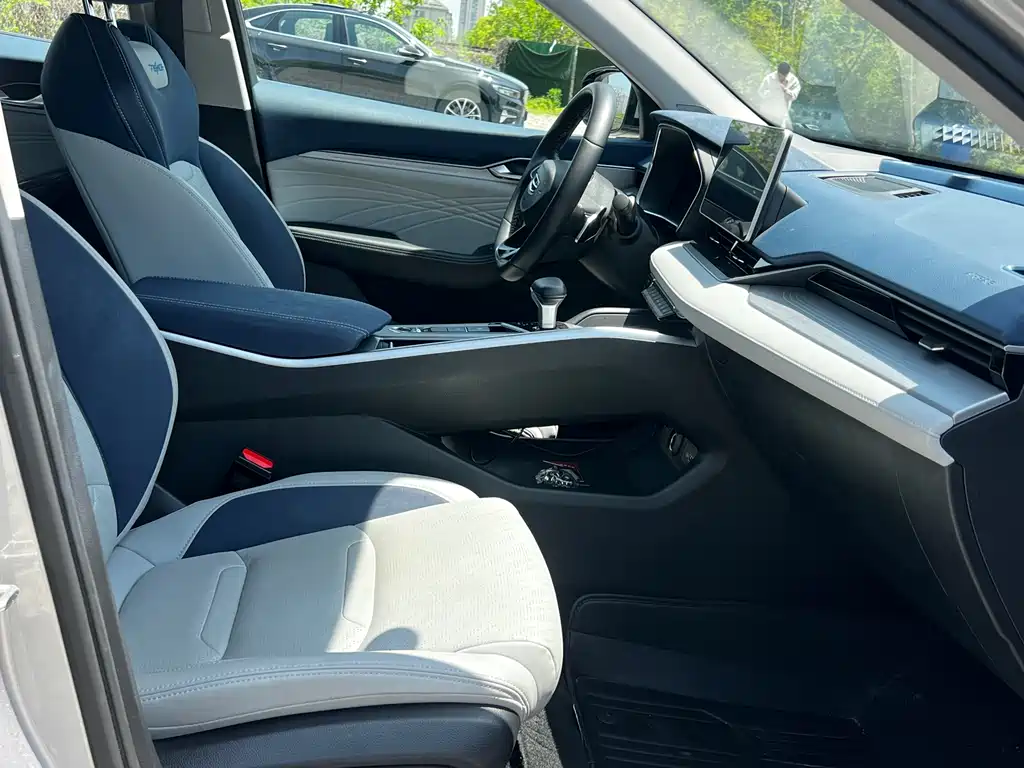 Geely Auto Geely Preface 2023 2.0TD Elite 2022 - thumbnail 12