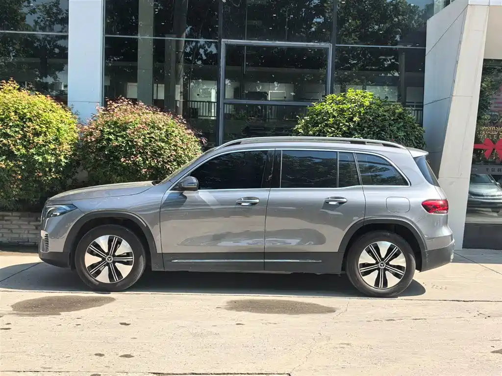 Mercedes-Benz Mercedes-Benz EQB 260 2023 - thumbnail 2