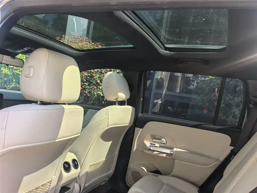 Mercedes-Benz Mercedes-Benz EQB 260 2023 - thumbnail 6