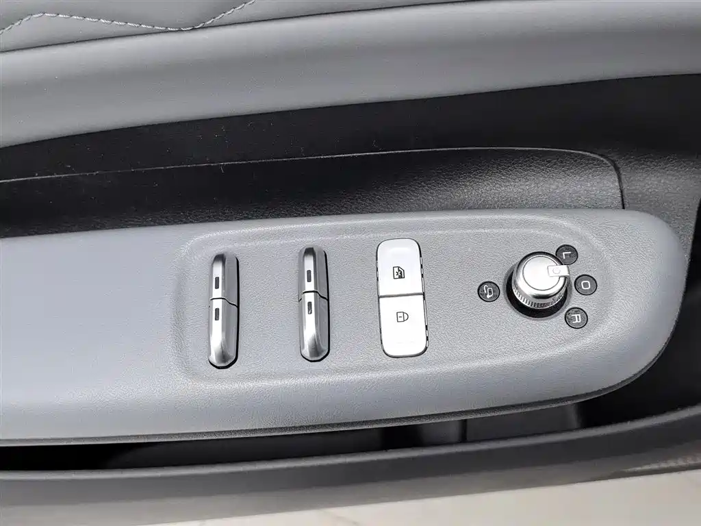 Dongfeng Yipai Nammi 01 2024 Refresh Edition 330 Plus Smart+ 2024 - thumbnail 9