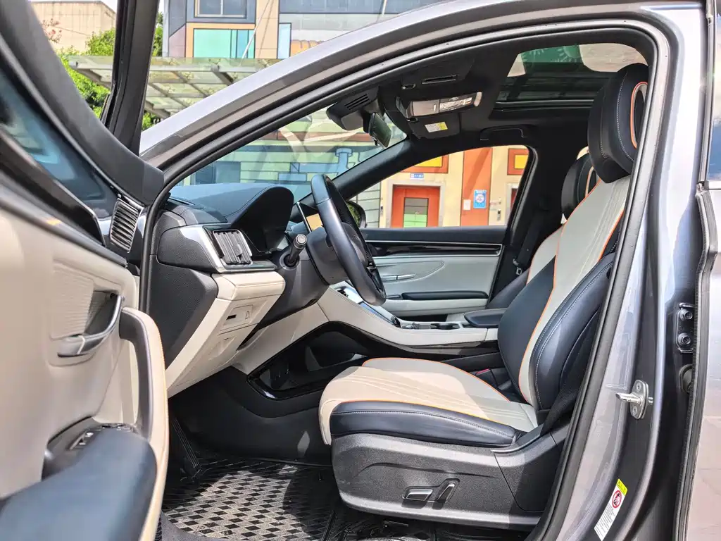 BYD Song PLUS EV 520KM Luxury 2023 - thumbnail 4