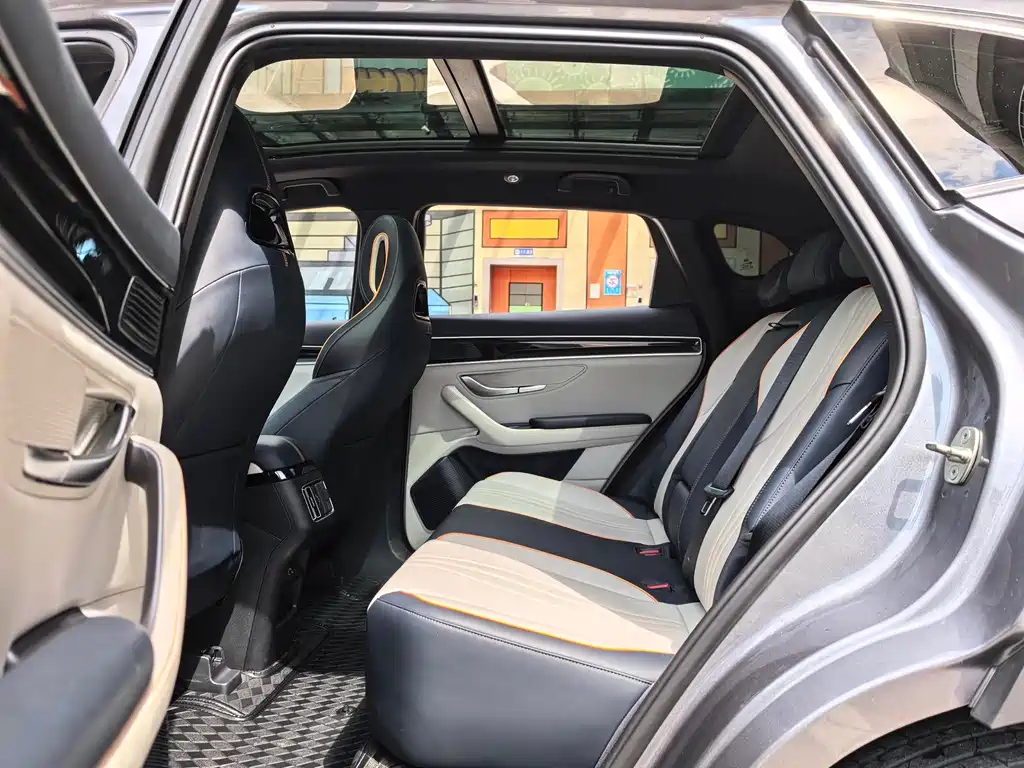 BYD Song PLUS EV 520KM Luxury 2023 - thumbnail 7