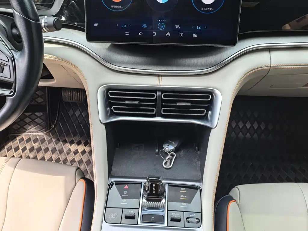BYD Song PLUS EV 520KM Luxury 2023 - thumbnail 8