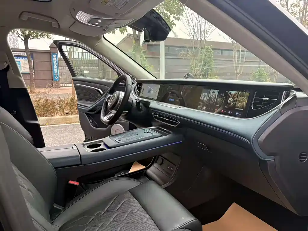 Voyah Voyah FREE 2024 Ultra Long Range Intelligent Driving Edition 2024 - thumbnail 4