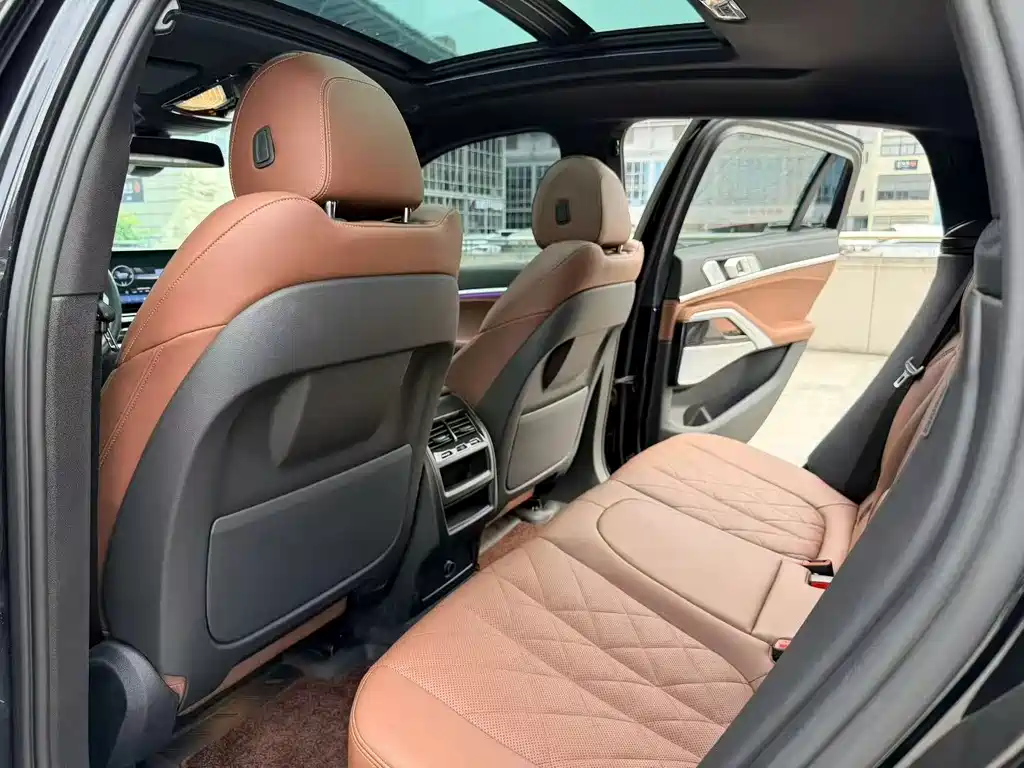 BMW BMW X6 2023 xDrive40i M Sport Package 2023 - thumbnail 6