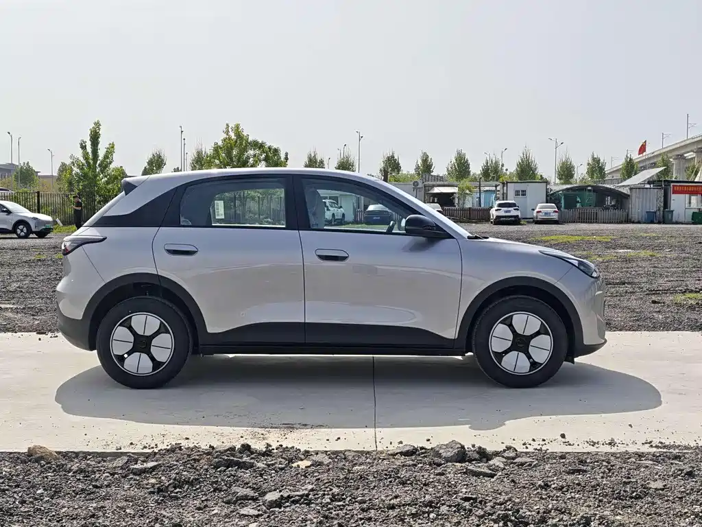 Geely Galaxy Xingyuan 2026 410km Freedom Edition 2026 - thumbnail 6