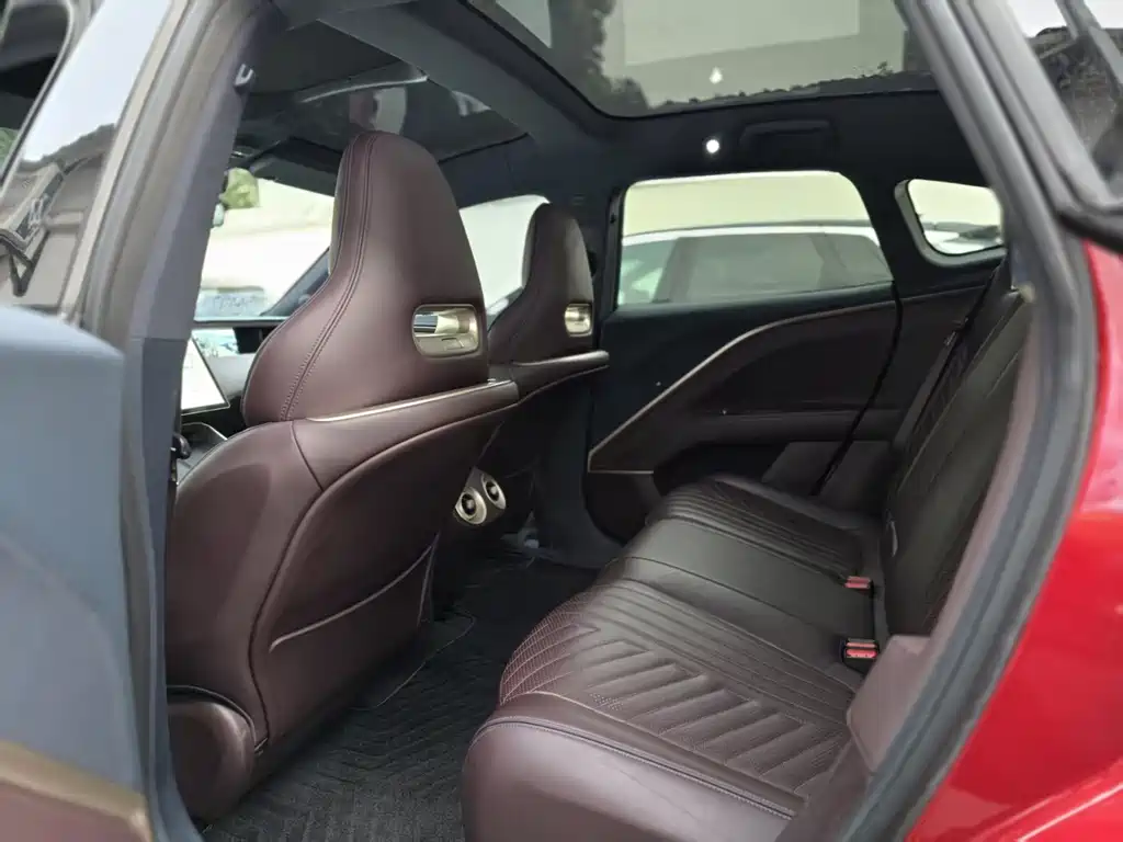 Avatr Avatr 11 2022 Long Range Dual Motor Luxury Edition 5-Seater 2023 - thumbnail 4