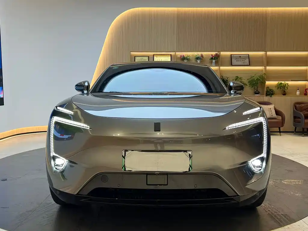 Avita Avatr 11 2022 Long Range Dual Motor Luxury Edition 4-seat 2023 - thumbnail 2
