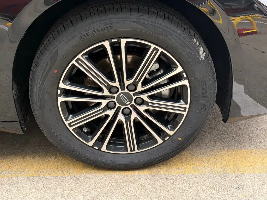 Geely Auto Preface 2026 Dongfang Yao 1.5TD Jinghong Edition 2025 - thumbnail 9
