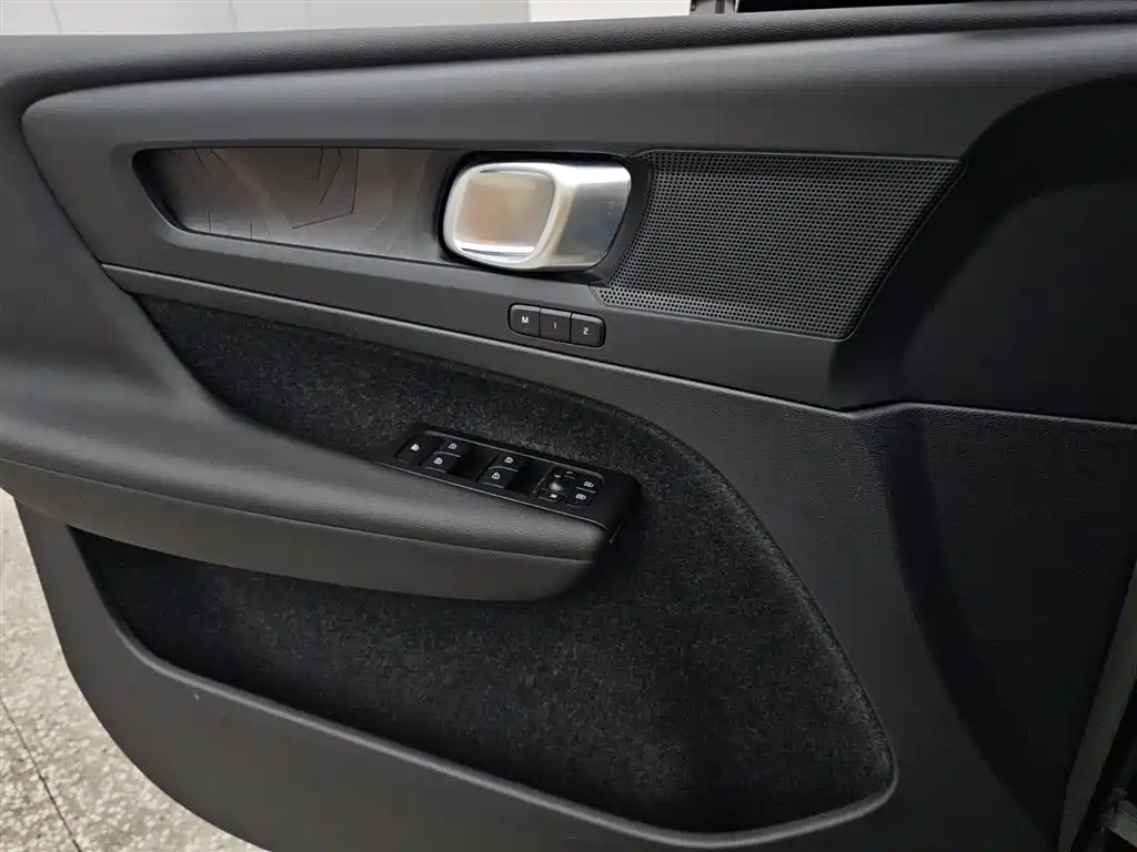 Volvo Volvo XC40 Recharge 2023 Long Range 2023 - thumbnail 8