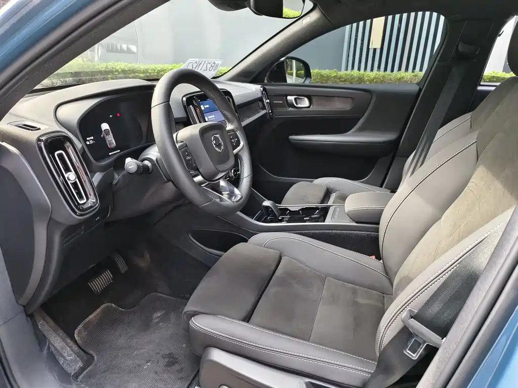 Volvo Volvo C40 2024 Long Range PRO 2023 - thumbnail 5