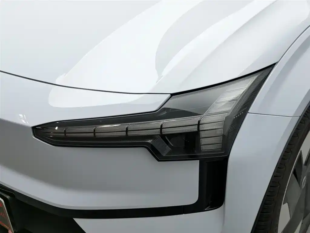 Volvo Volvo EX30 2025 Plus RWD Extended Range 2026 - thumbnail 7