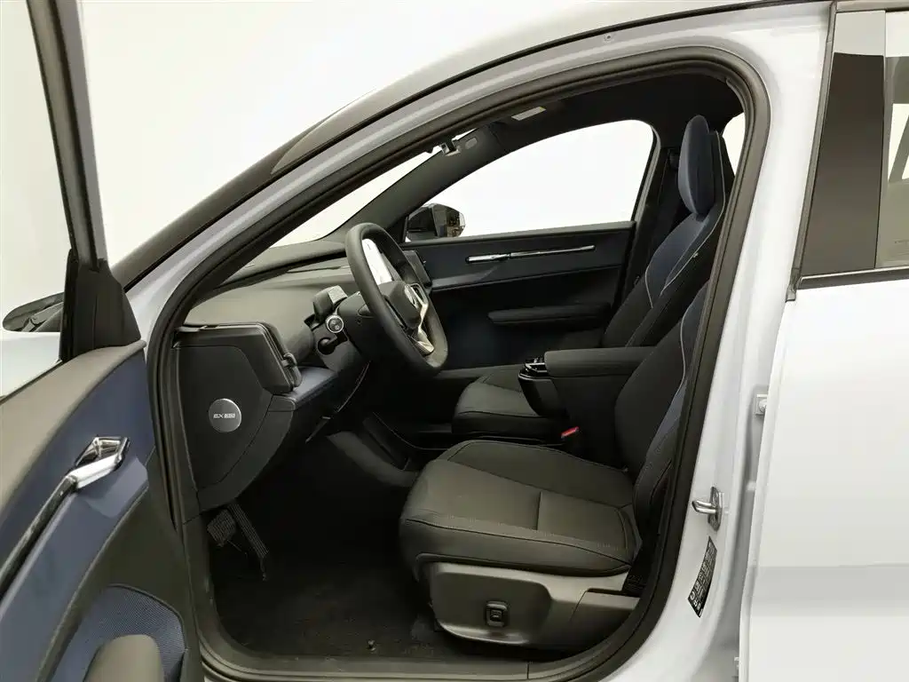 Volvo Volvo EX30 2025 Plus RWD Extended Range 2026 - thumbnail 10
