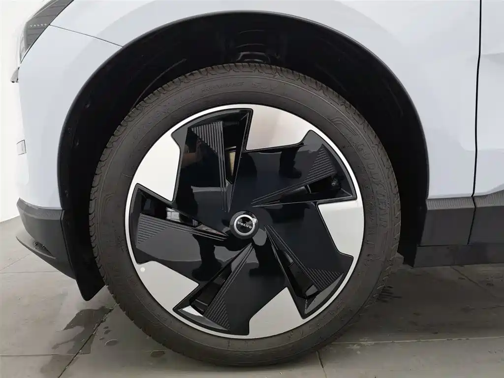Volvo Volvo EX30 2025 Plus RWD Extended Range 2026 - thumbnail 17