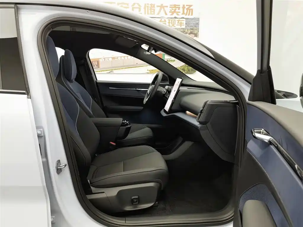 Volvo Volvo EX30 2025 Plus RWD Extended Range 2026 - thumbnail 23