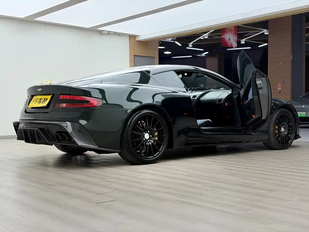 Aston Martin Aston Martin DB9 2011 6.0L Touchtronic Coupe 2011 - thumbnail 2
