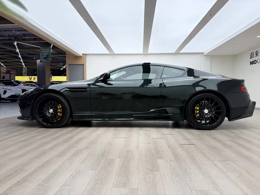 Aston Martin Aston Martin DB9 2011 6.0L Touchtronic Coupe 2011 - thumbnail 3