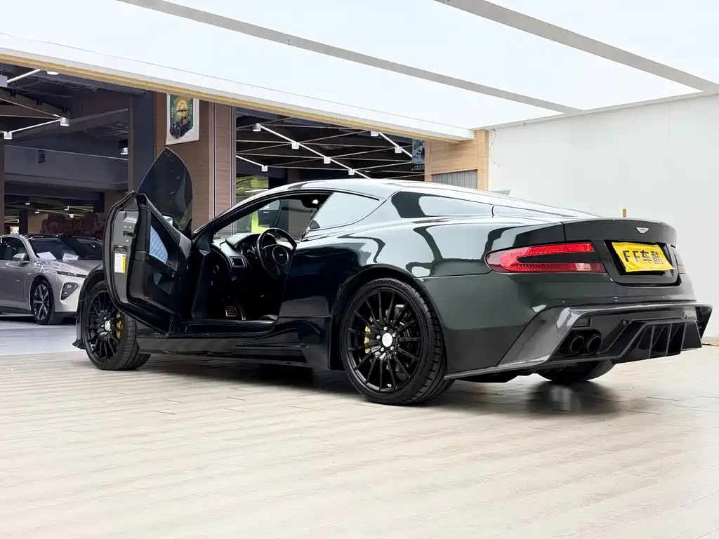 Aston Martin Aston Martin DB9 2011 6.0L Touchtronic Coupe 2011 - thumbnail 5