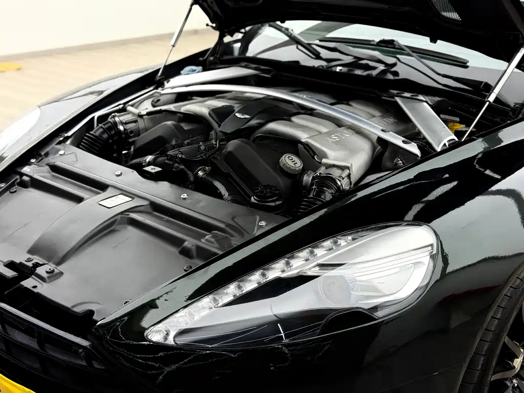 Aston Martin Aston Martin DB9 2011 6.0L Touchtronic Coupe 2011 - thumbnail 12