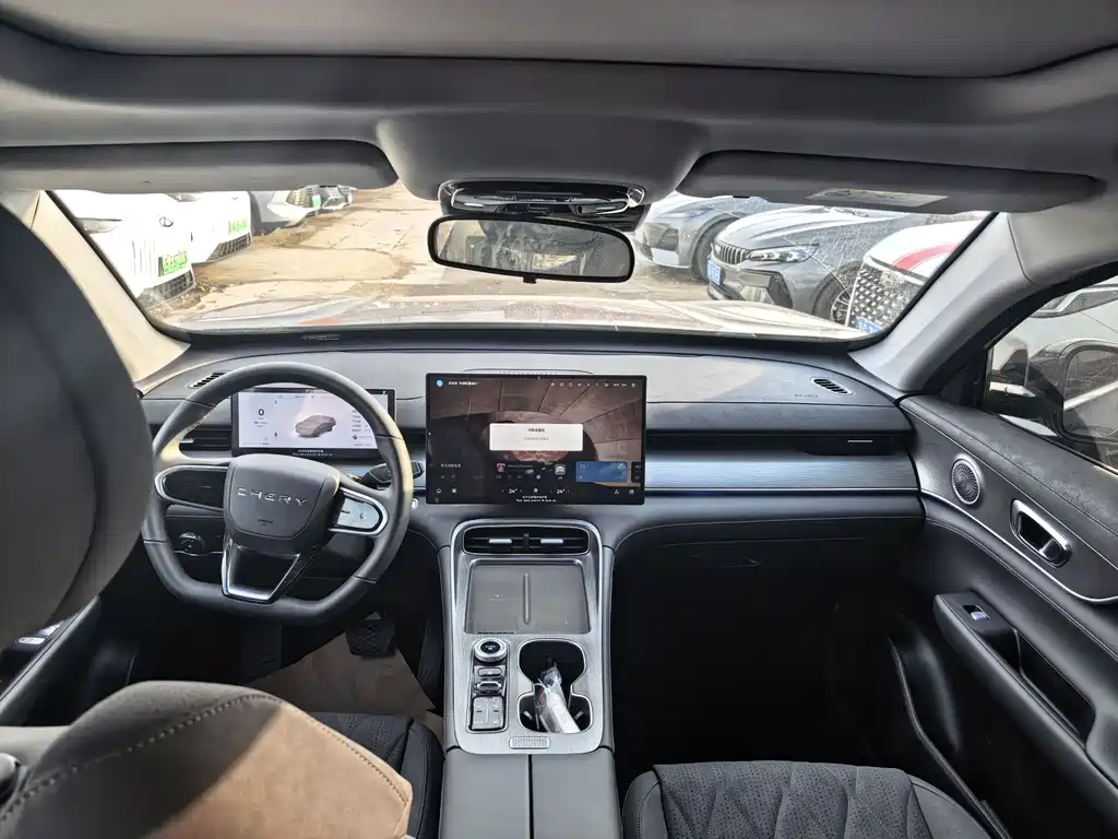 Chery Chery Tiggo 8 Plus 2025 290TGDI DCT Premium 2025 - thumbnail 8