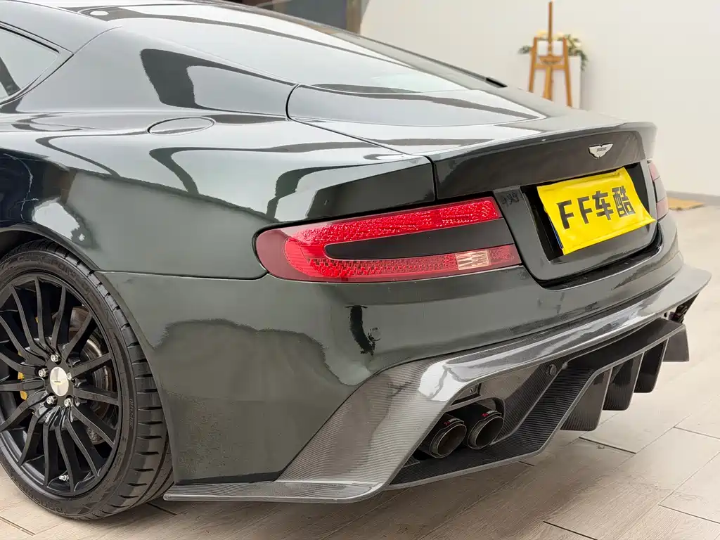 Aston Martin Aston Martin DB9 2011 6.0L Touchtronic Coupe 2011 - thumbnail 13